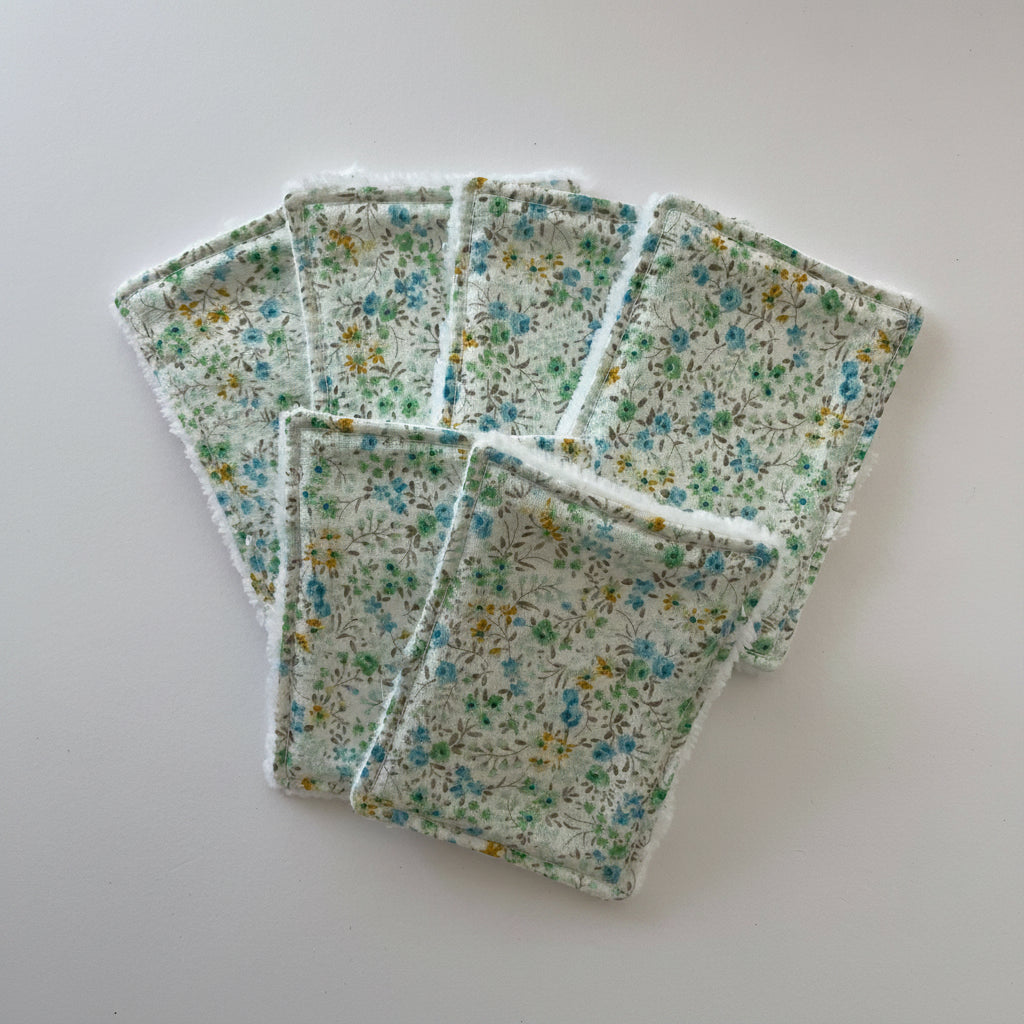 Lingettes démaquillantes petit format en lot de 6