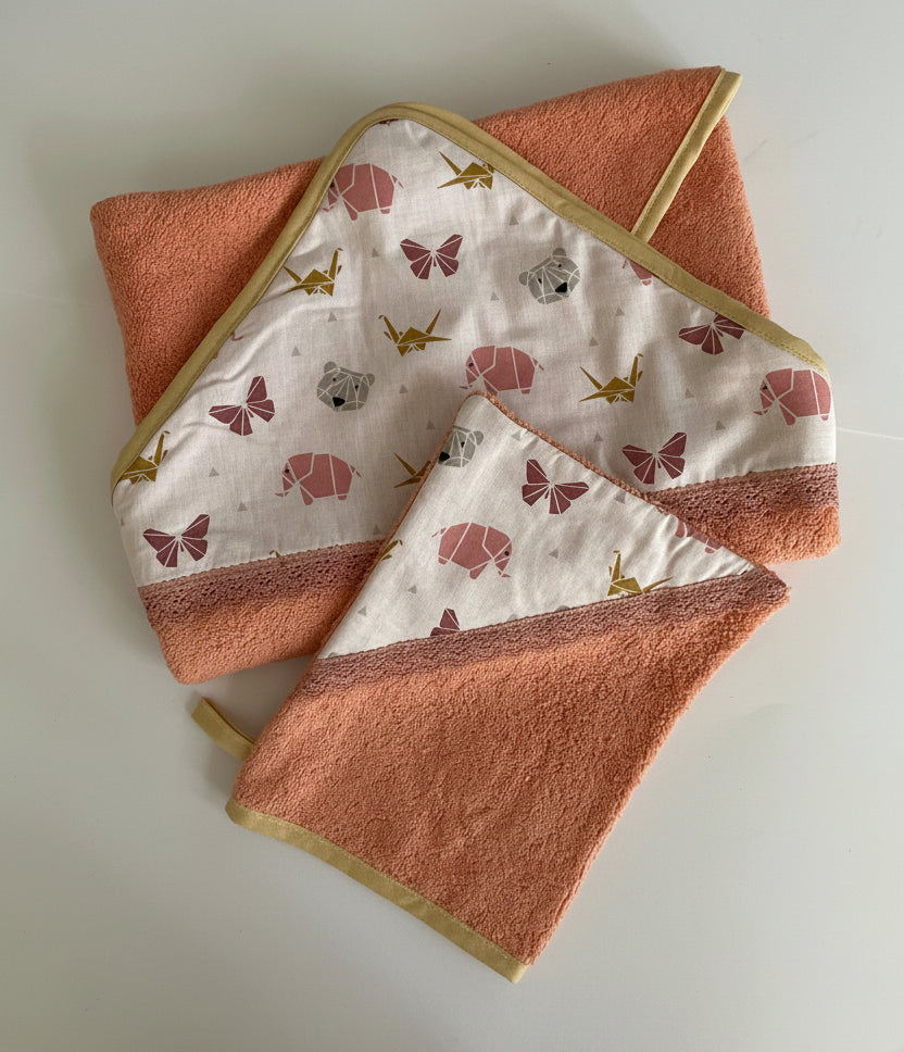 Ensemble cape de bain bébé et gant assorti