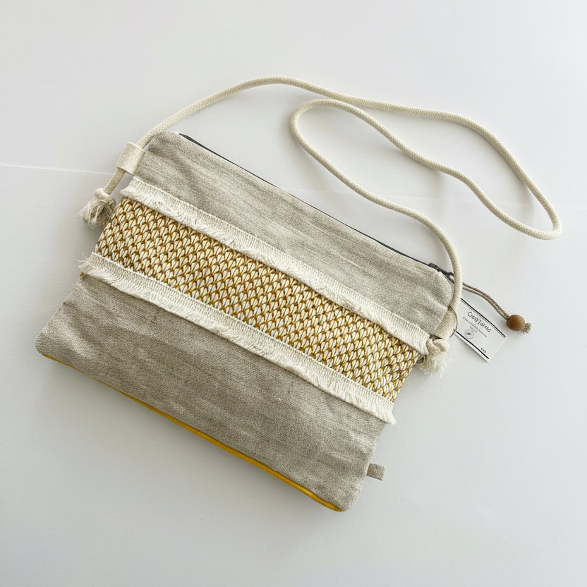 Pochette bandoulière zippée