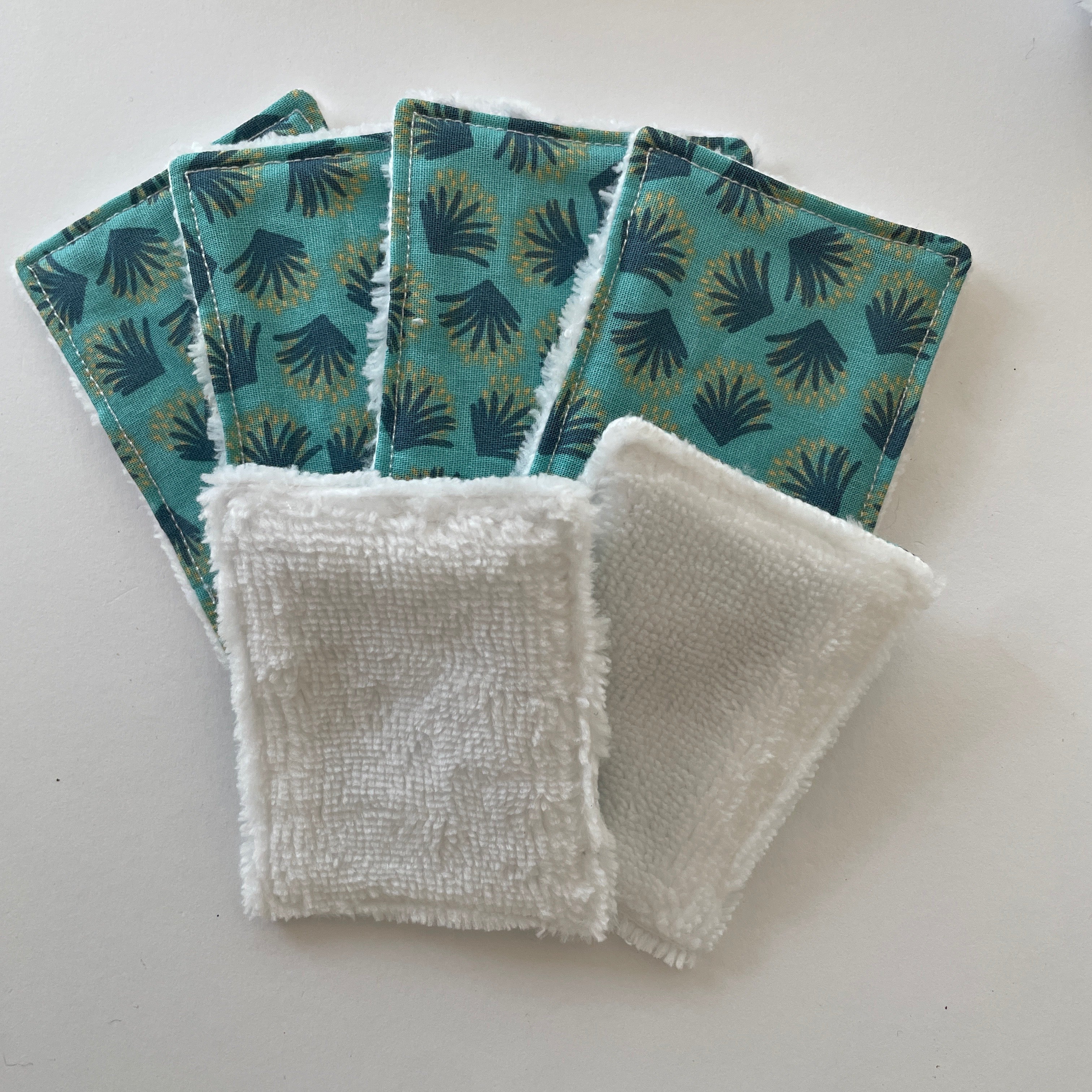 Lingettes démaquillantes petit format en lot de 6