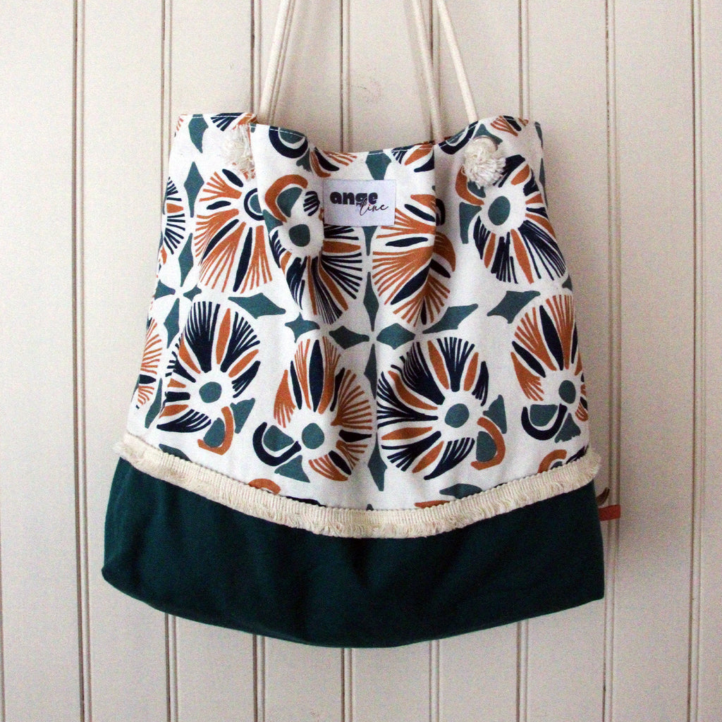 Sac besace Vicki vert et fleurs stylisees