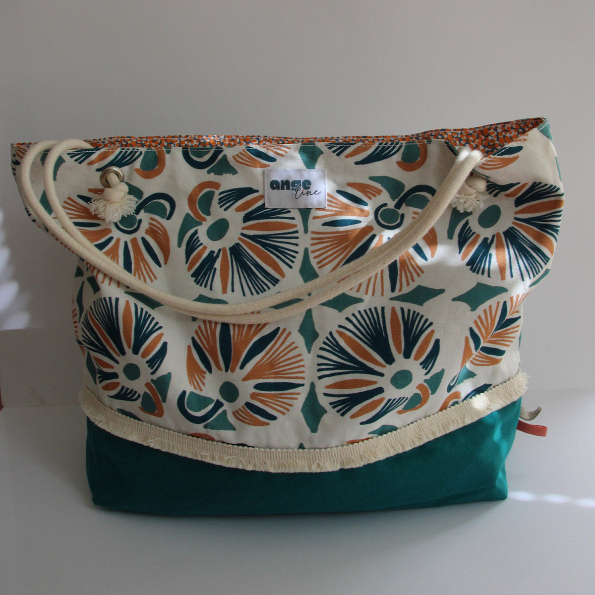 Sac_cabas_VICKI_avec_franges_vert_et_orange
